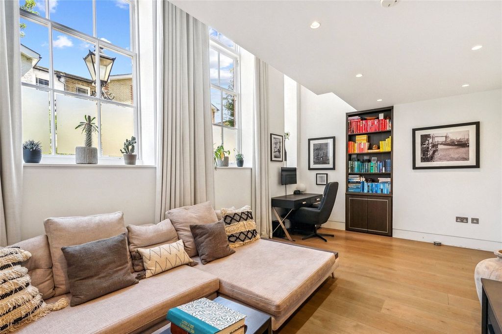 Property photo 1 of 17 Living