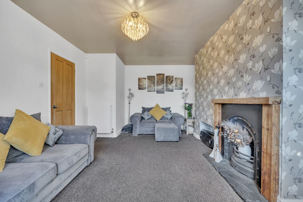 Property photo 3 of 25