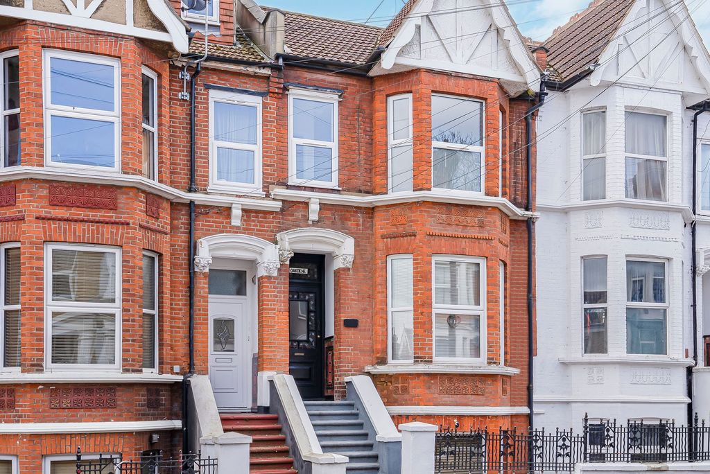 Property photo 1 of 13