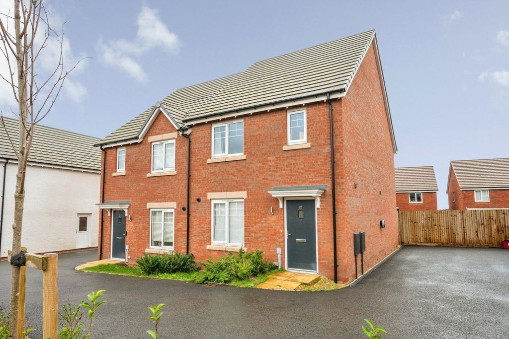 Property photo 1 of 19 Front