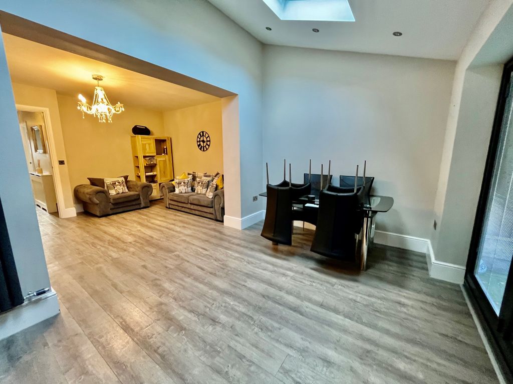 Property photo 3 of 11 Image