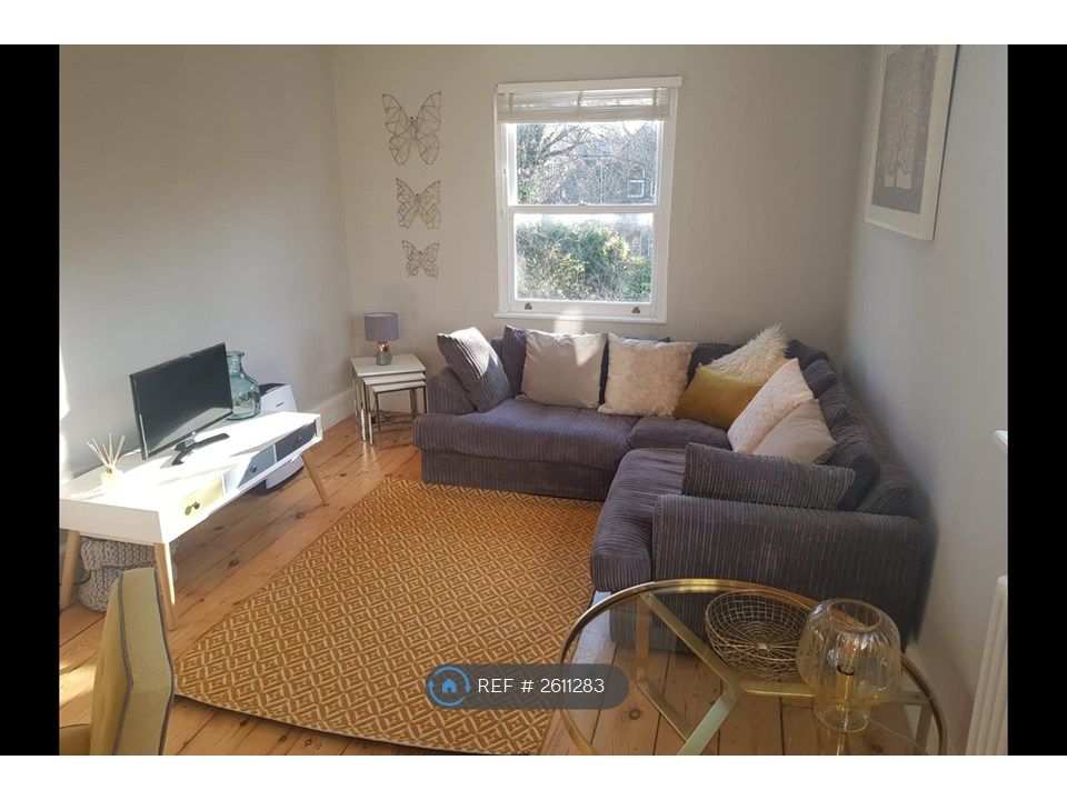 Property photo 1 of 14 Lounge