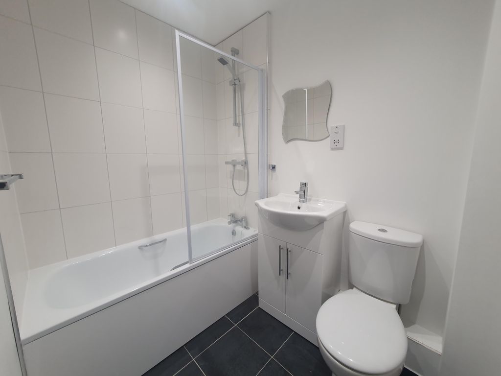 Property photo 3 of 6 Bathroom