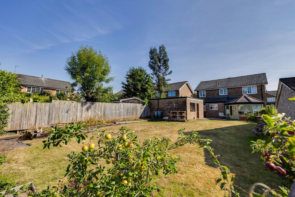 Property photo 3 of 33