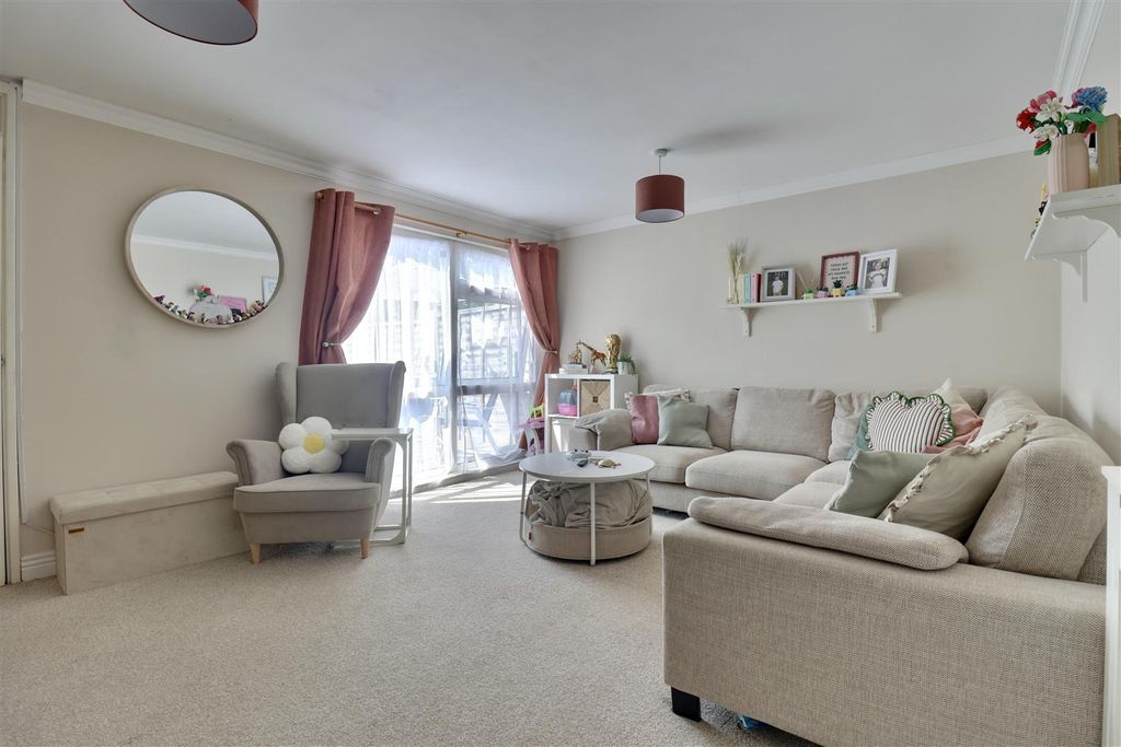Property photo 3 of 14 821491D3-05C4-40C5-940C-Abaf1712Cdb9_1_201_A.Jpeg