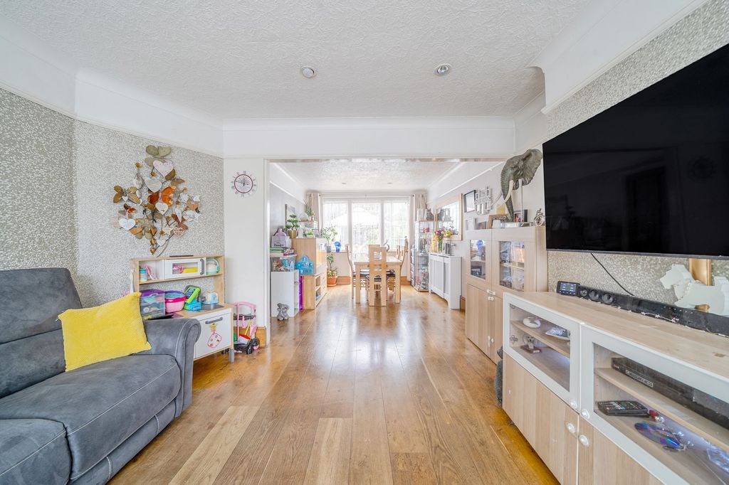 Property photo 2 of 18