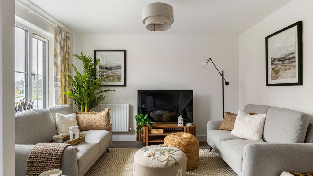 Property photo 2 of 8