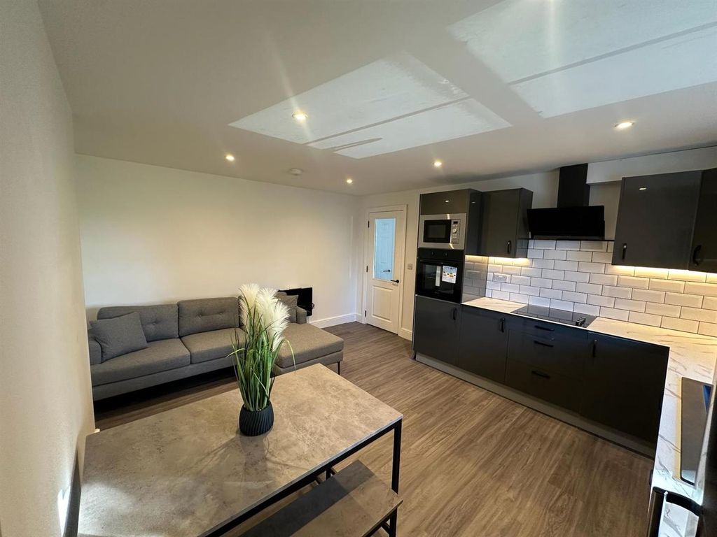 Property photo 2 of 15 Kitchen 1.Jpg