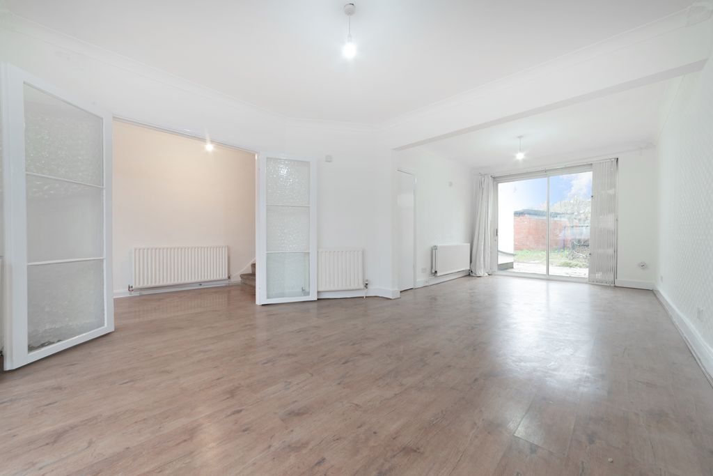 Property photo 3 of 16 Photo 13