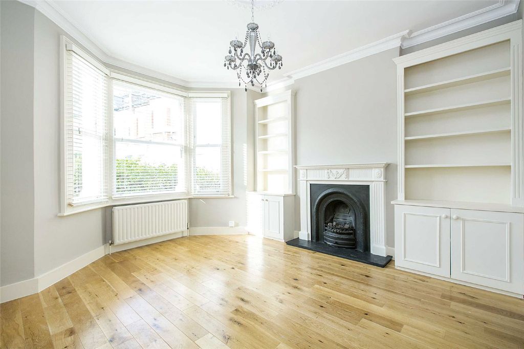 Property photo 1 of 10 Picture No. 02