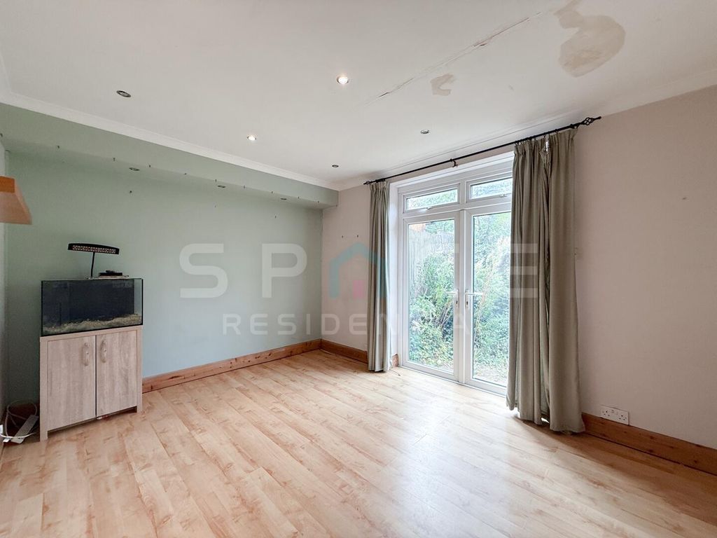 Property photo 2 of 24 Living Room