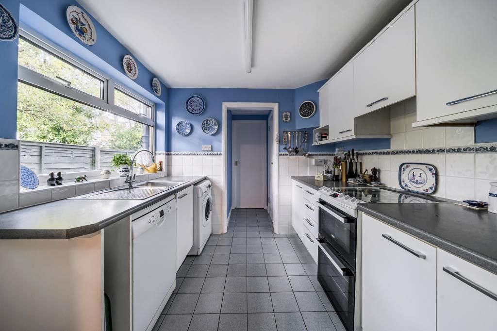 Property photo 3 of 23 Kitchen