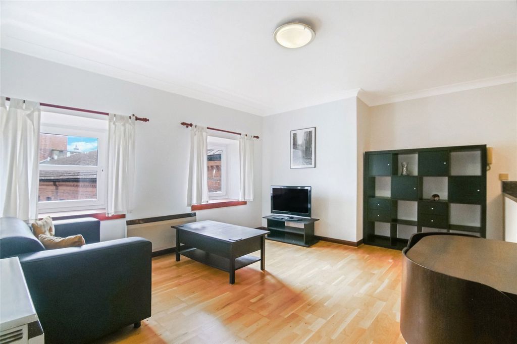 Property photo 2 of 16 Picture No. 05