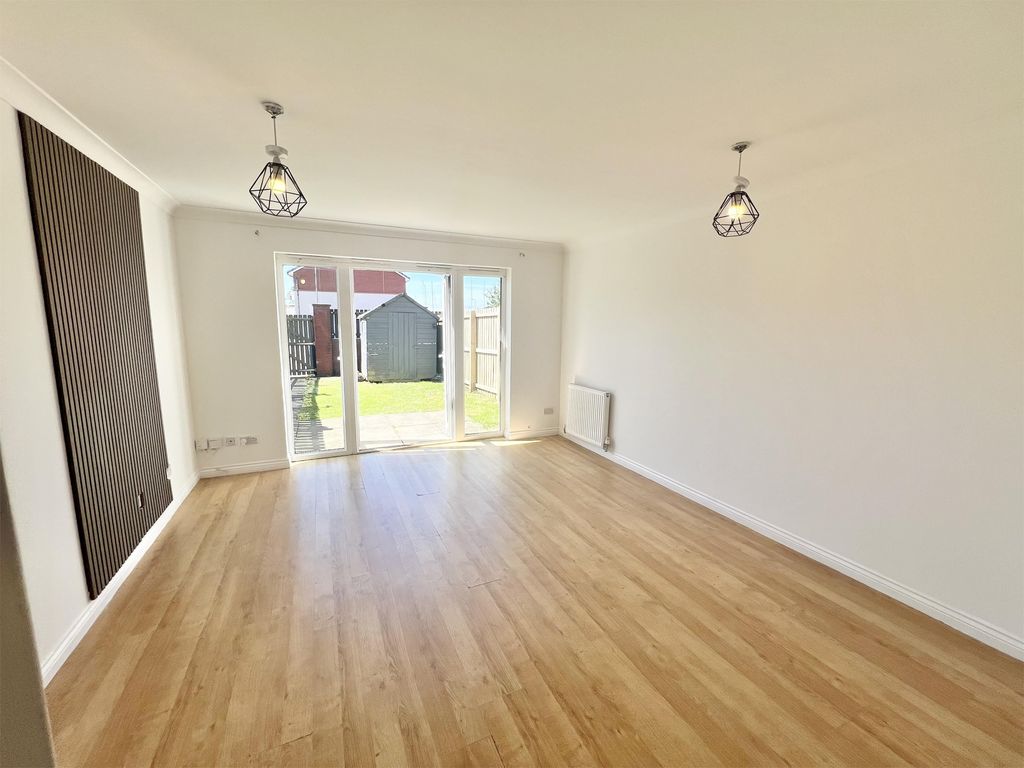 Property photo 2 of 26