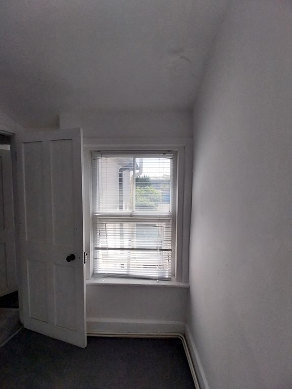 Property photo 3 of 12 Photo