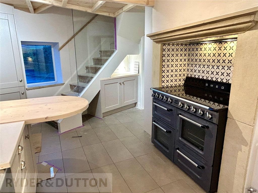 Property photo 3 of 14 Kitchen