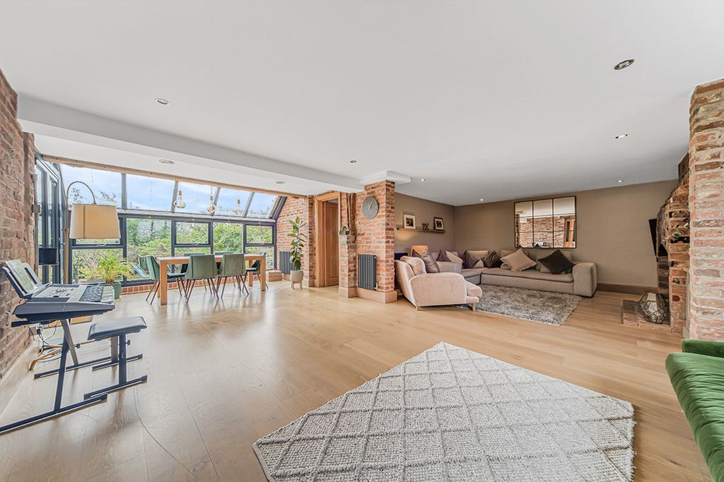 Property photo 2 of 49