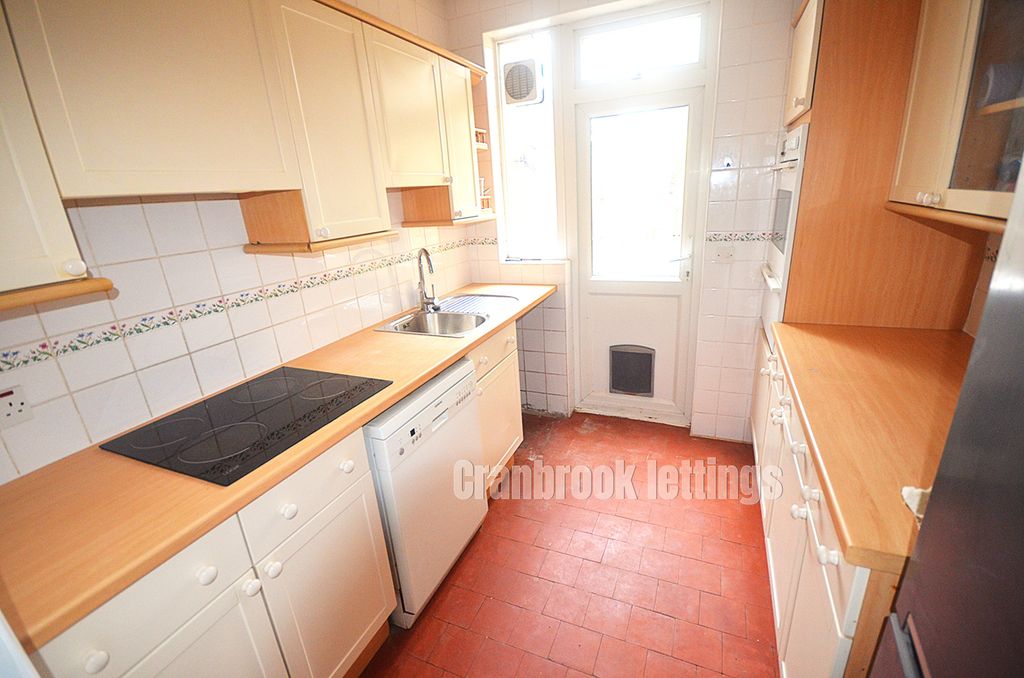 Property photo 1 of 14 Three Bed Terraced House To Rent Headley Drive, Ilford Ig2