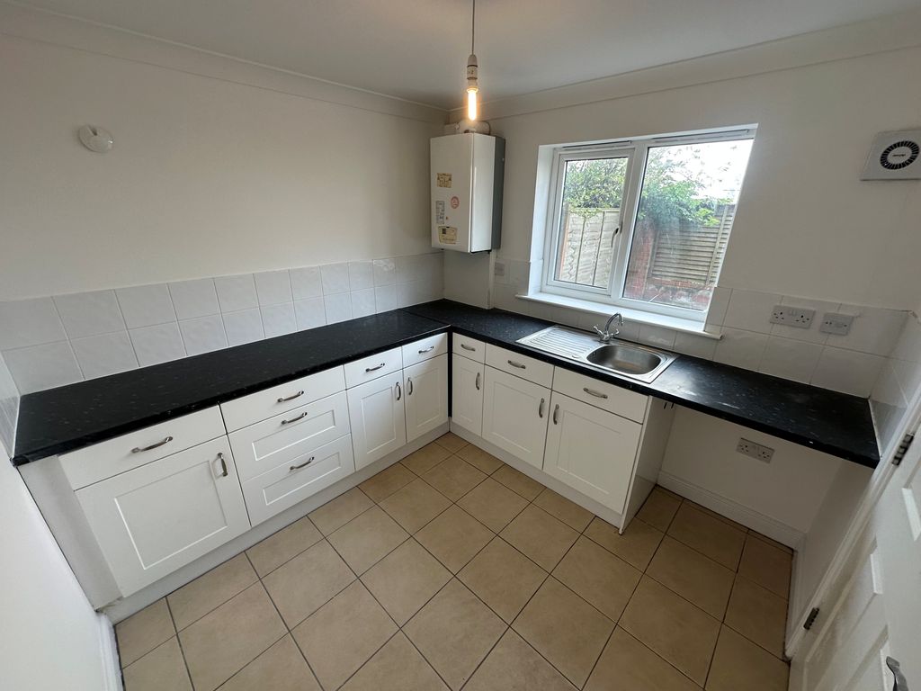Property photo 3 of 14 Utility Room