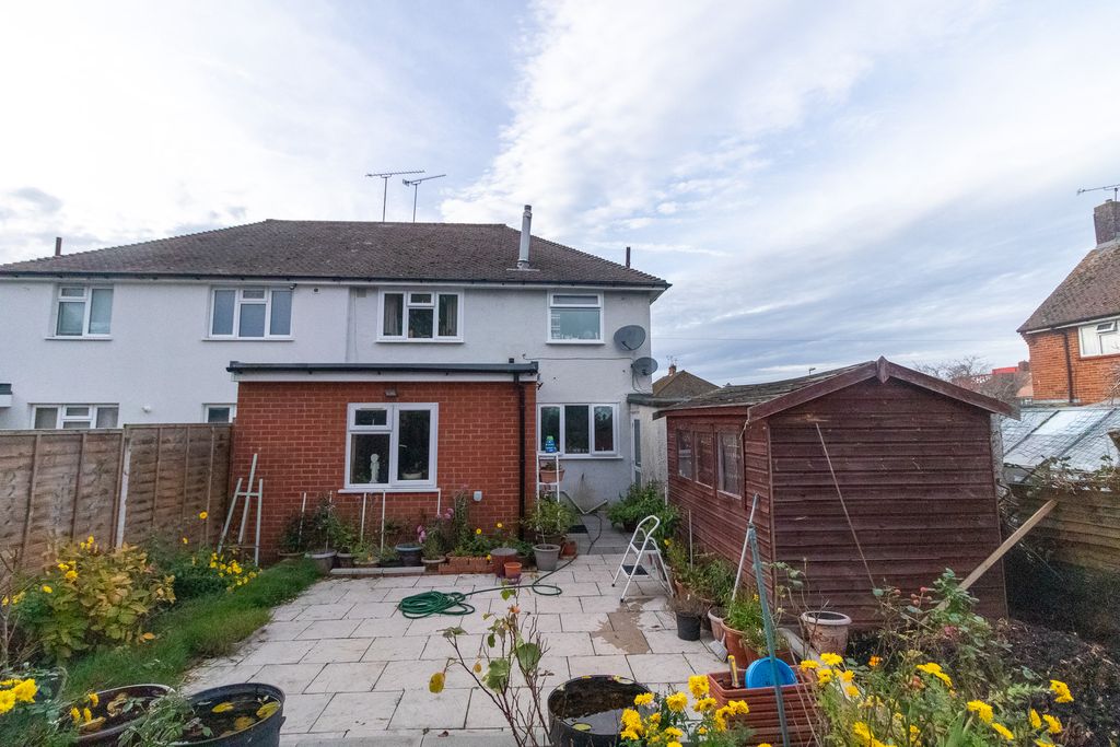 Property photo 2 of 13