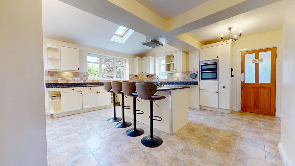 Property photo 2 of 26 4170062