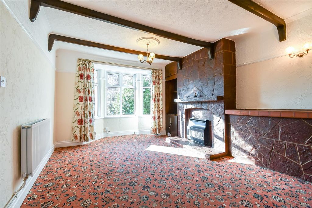 Property photo 3 of 23 Living / Dining Room