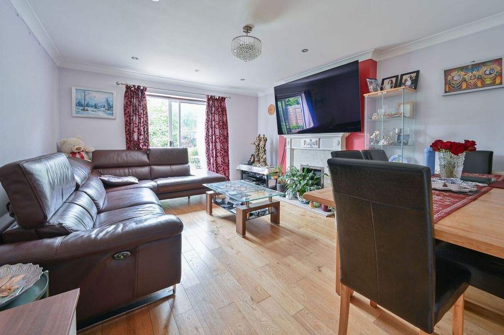 Property photo 3 of 14