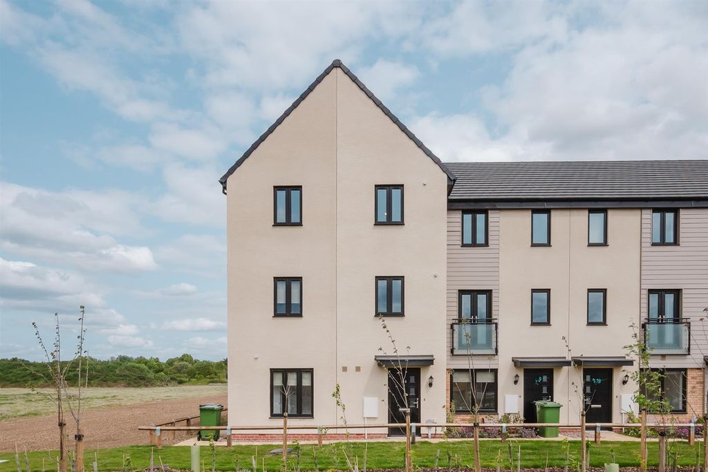 Property photo 1 of 14 P1955411.Jpg