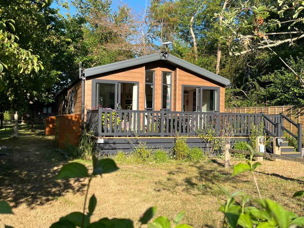 Property photo 1 of 28