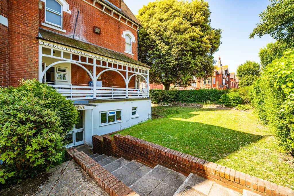 Property photo 2 of 11