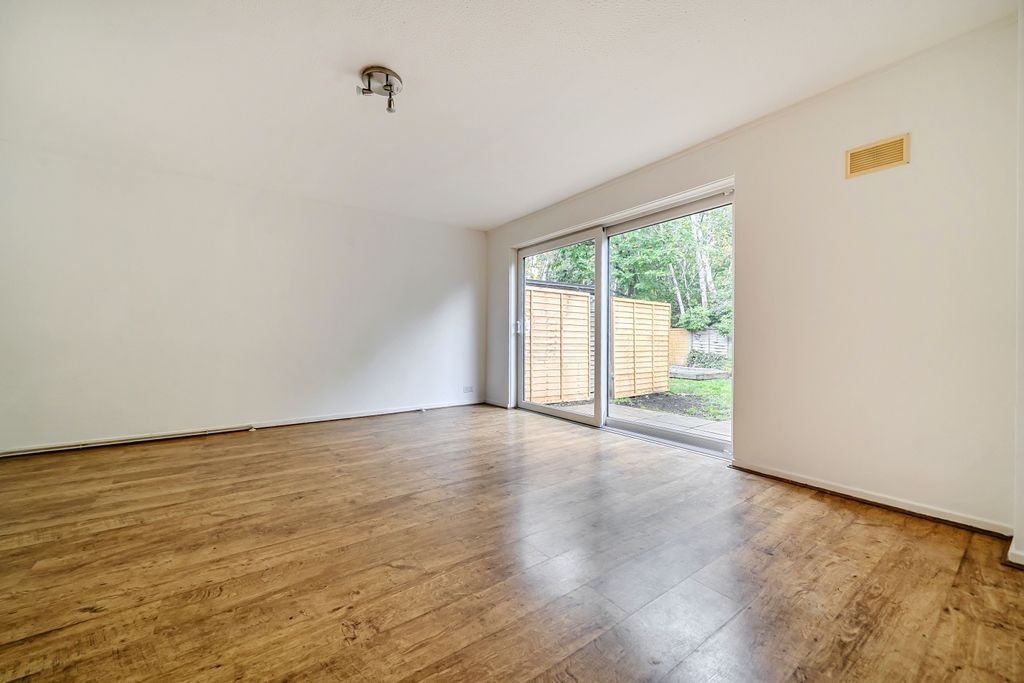 Property photo 2 of 13 Lounge 1