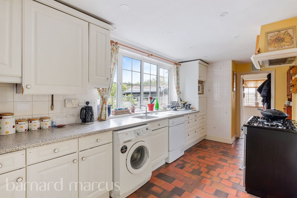 Property photo 3 of 27