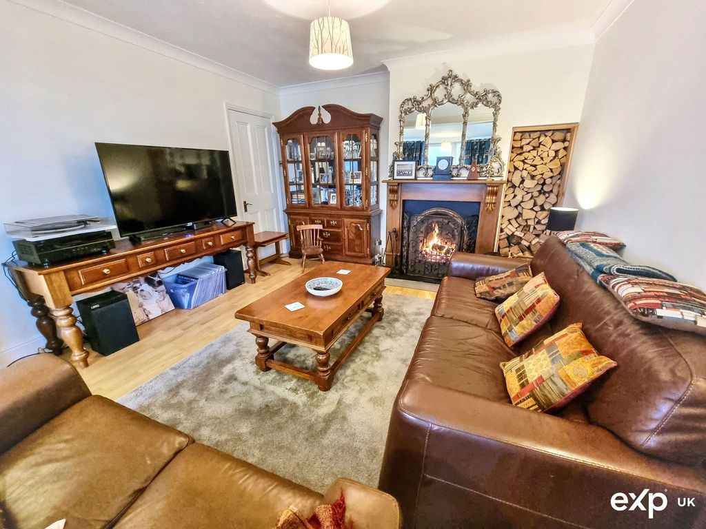 Property photo 3 of 37