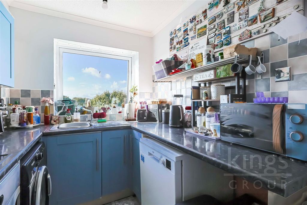 Property photo 2 of 10 Kitchen