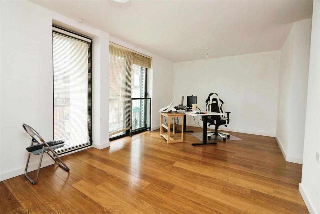 Property photo 3 of 10 Living Room
