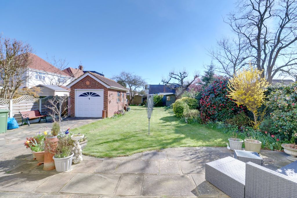 Property photo 2 of 21