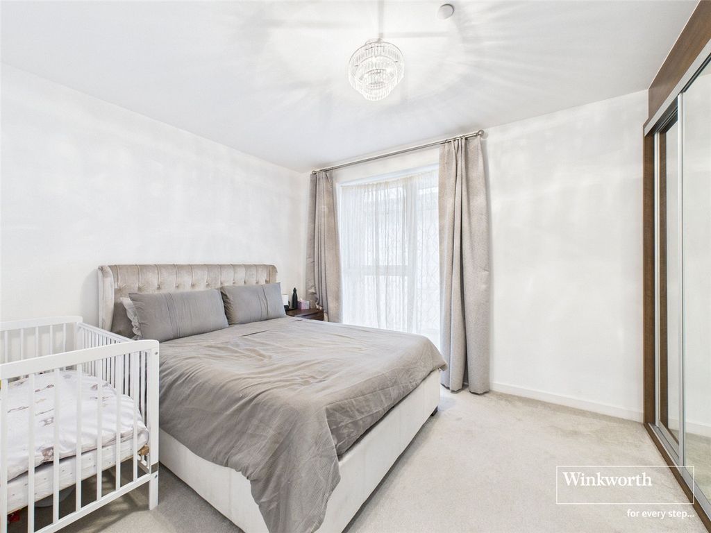 Property photo 3 of 9 Master Bedroom