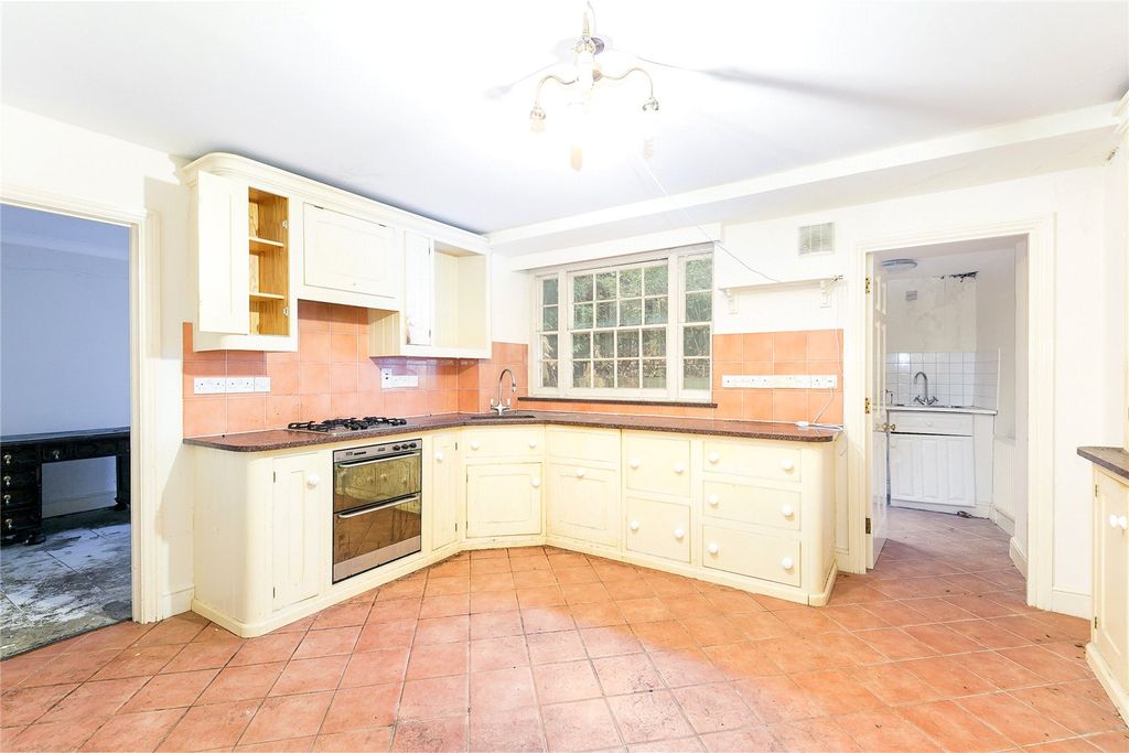 Property photo 3 of 17 Picture No. 02