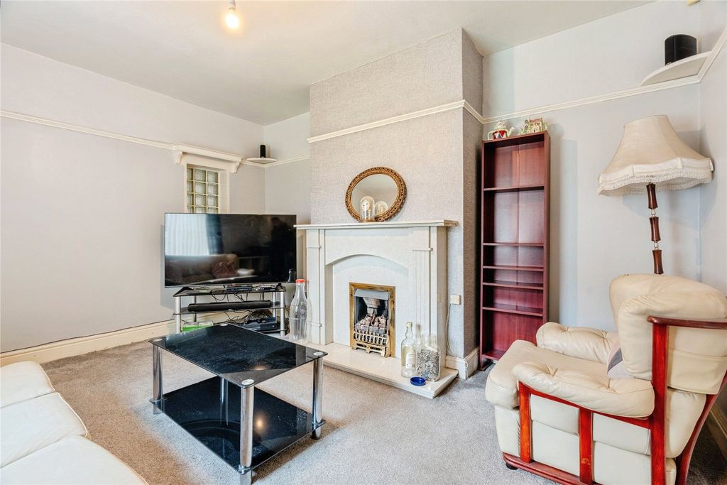 Property photo 2 of 18 Picture No. 04