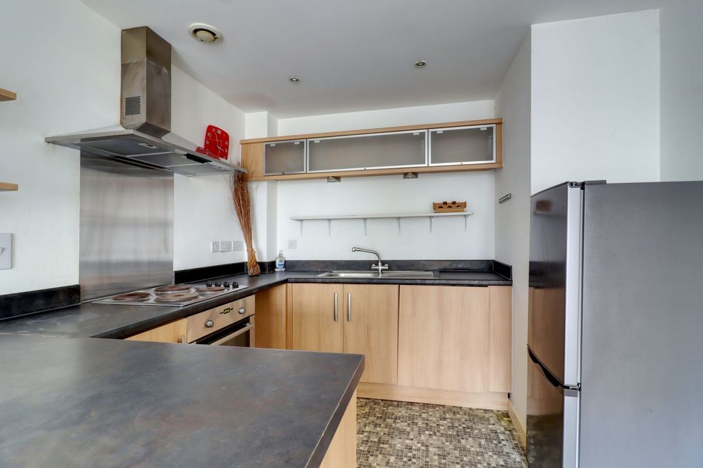 Property photo 2 of 6 Kitchen 1