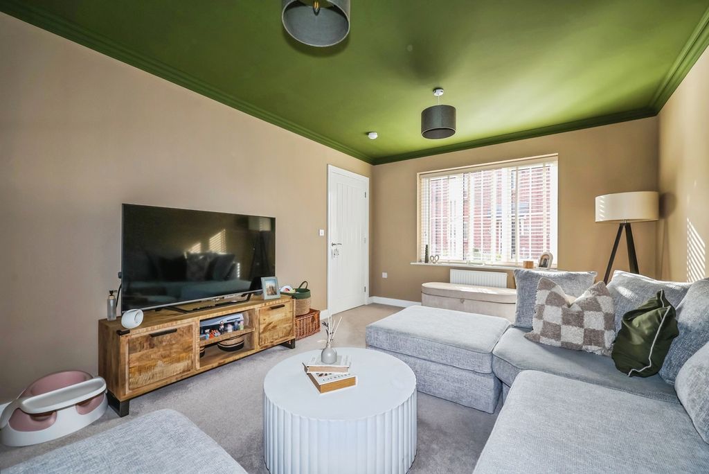 Property photo 3 of 24 Pbox-Img.Jpg