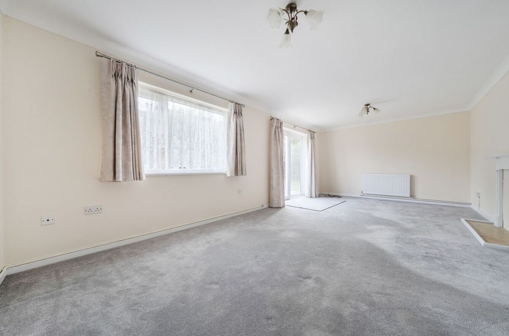 Property photo 2 of 19