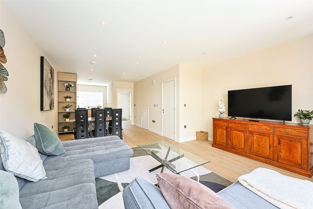 Property photo 3 of 22 Picture No. 08
