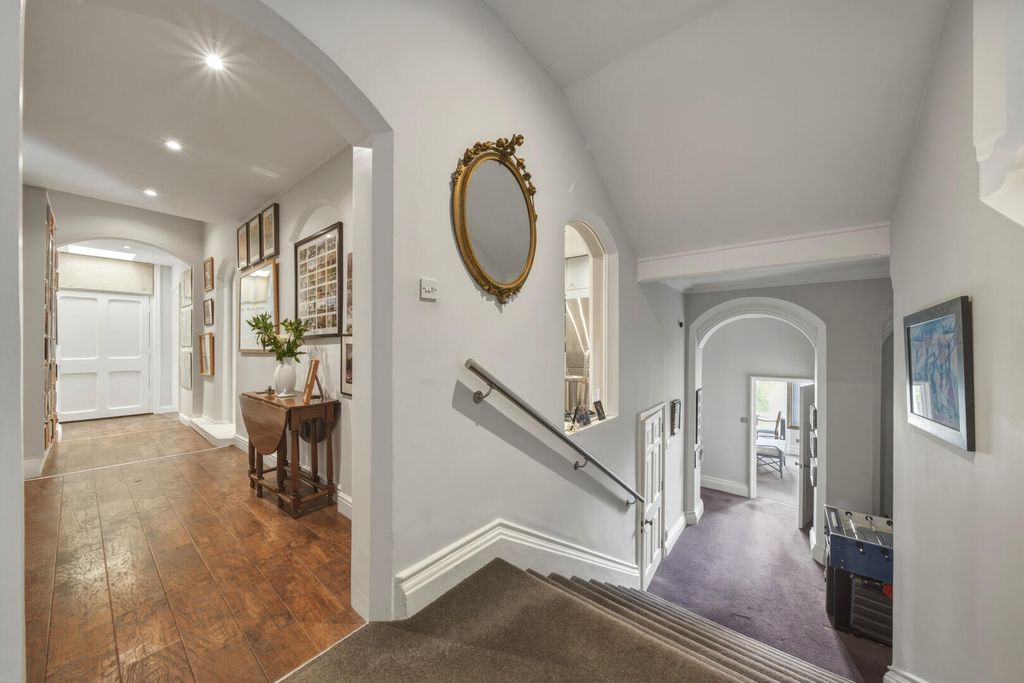 Additional image 25 of 4 bed flat for saleNewcastle Drive, The Park NG7