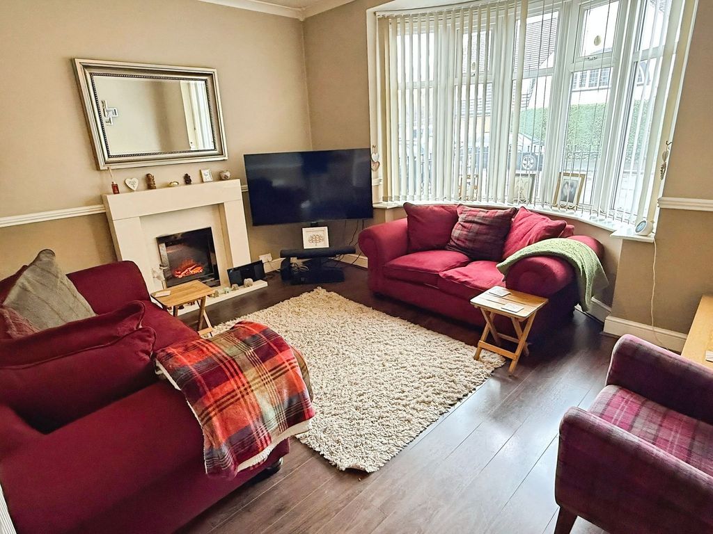 Property photo 2 of 28