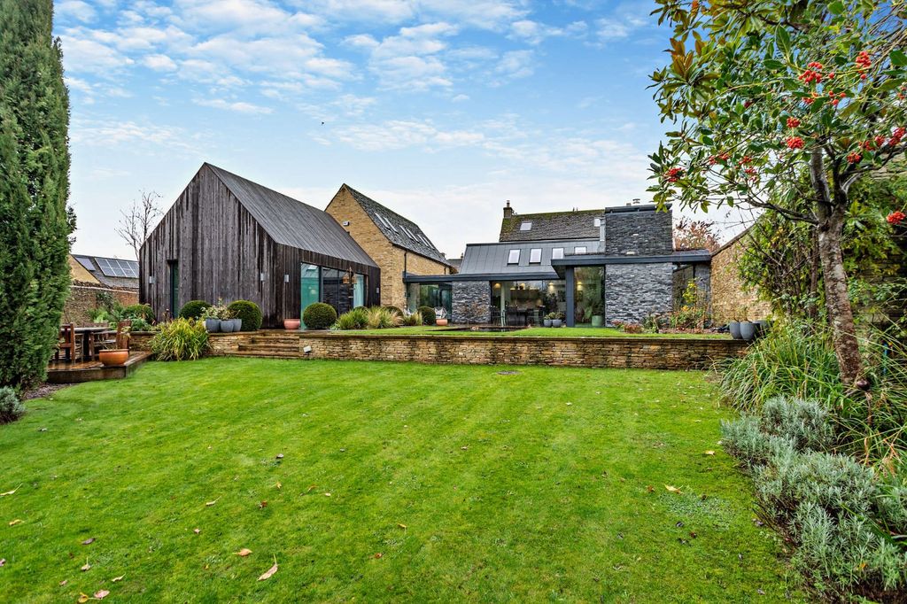 Property photo 1 of 17 Picture No. 05