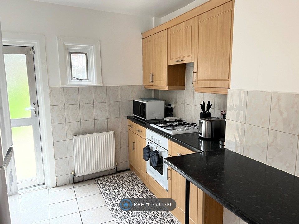 Property photo 3 of 35