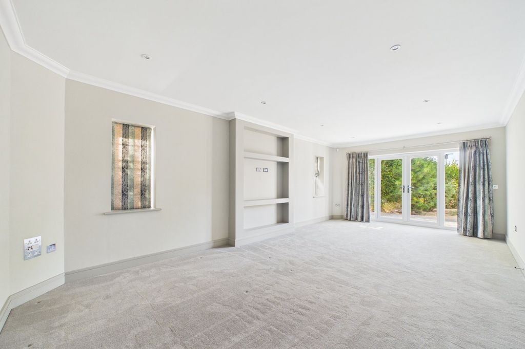 Property photo 2 of 16 Picture No. 64