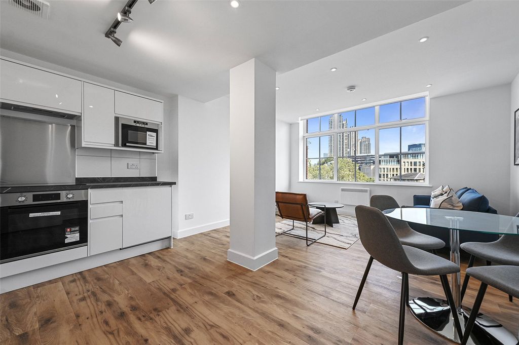 Property photo 2 of 16 Reception/ Kitchen
