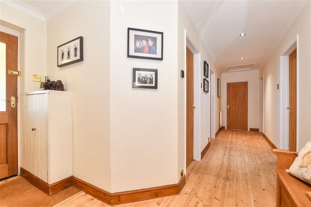 Property photo 2 of 17 Entrance Hall